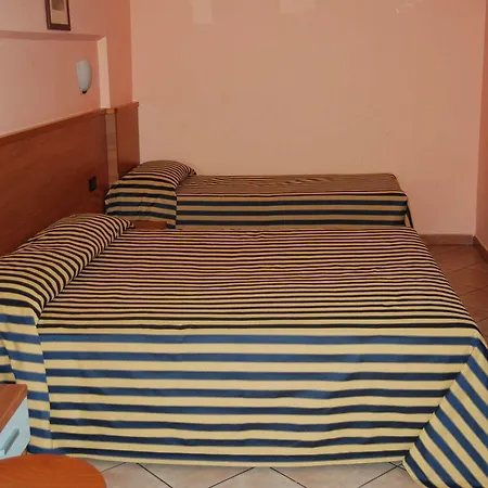 Hotell Salerno 3*