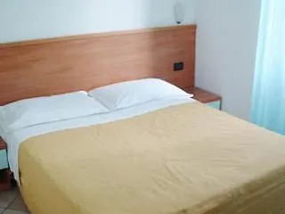 アルベルゴ サレルノ 3*